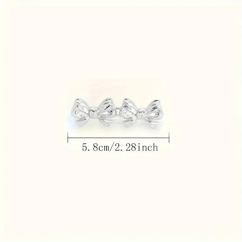 Adjustable buckles that tighten the waist